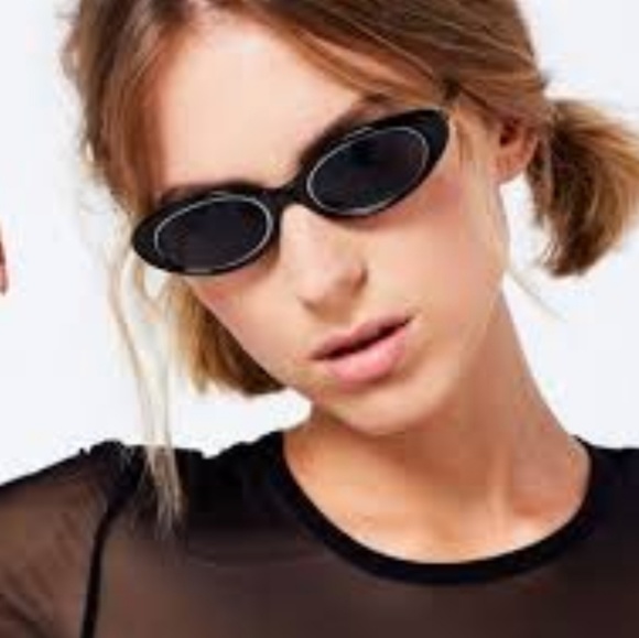 Cateye sunnies - Picture 1 of 5